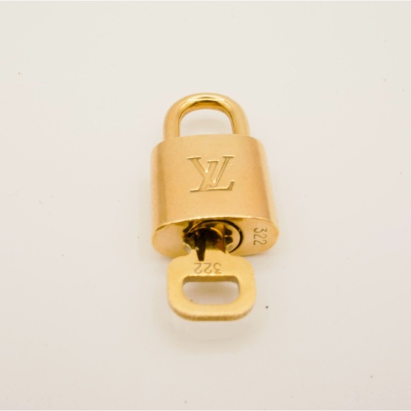 $300 Louis Vuitton Lock & Key - Picture 10 of 12